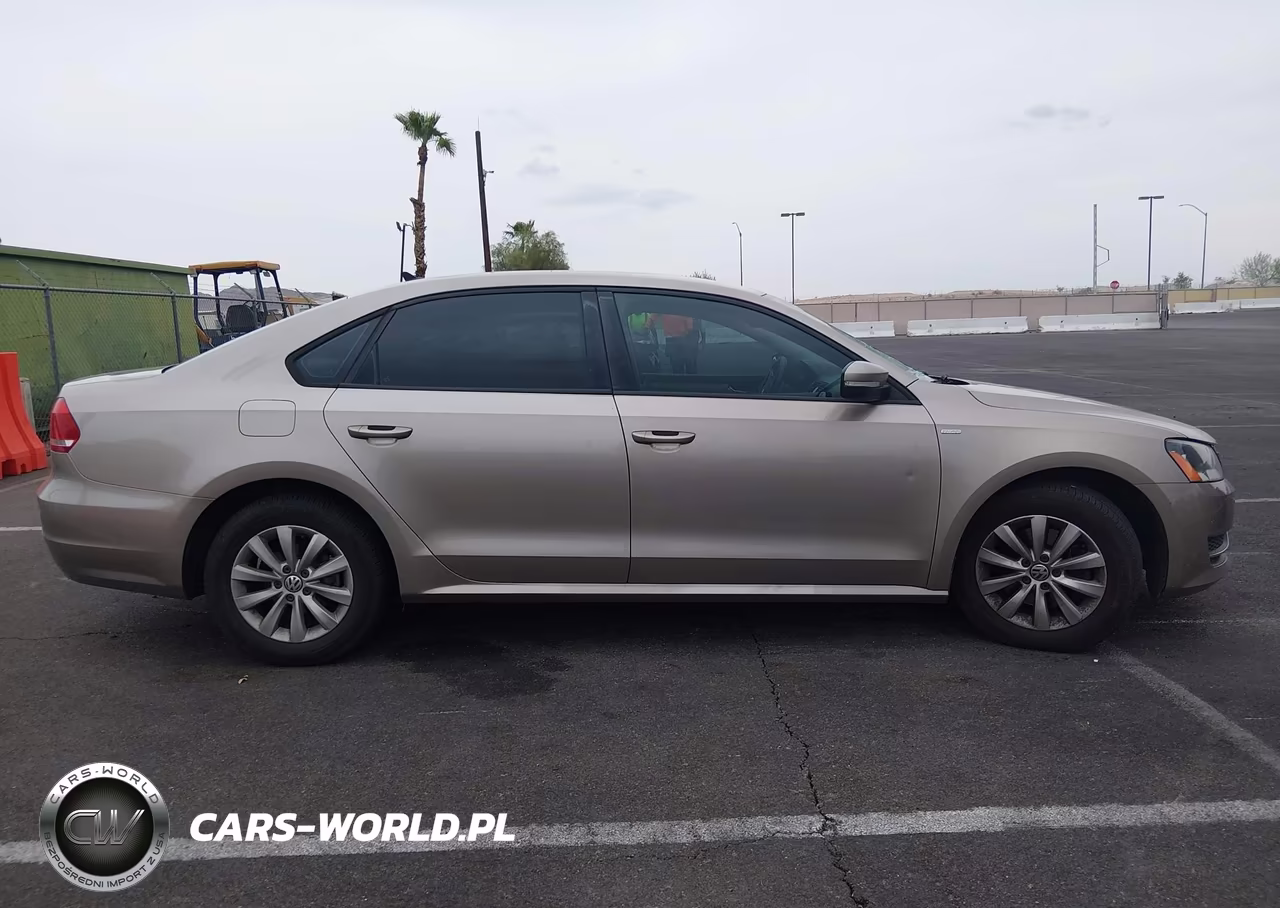 2015 Volkswagen Passat 1.8T Wolfsburg Edition VIN:1VWAT7A38FC048346 - 13