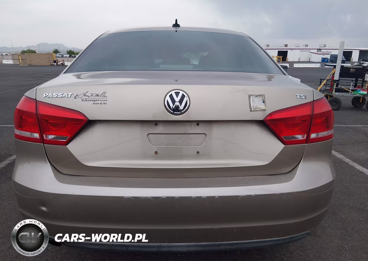 2015 Volkswagen Passat 1.8T Wolfsburg Edition VIN:1VWAT7A38FC048346 - 16