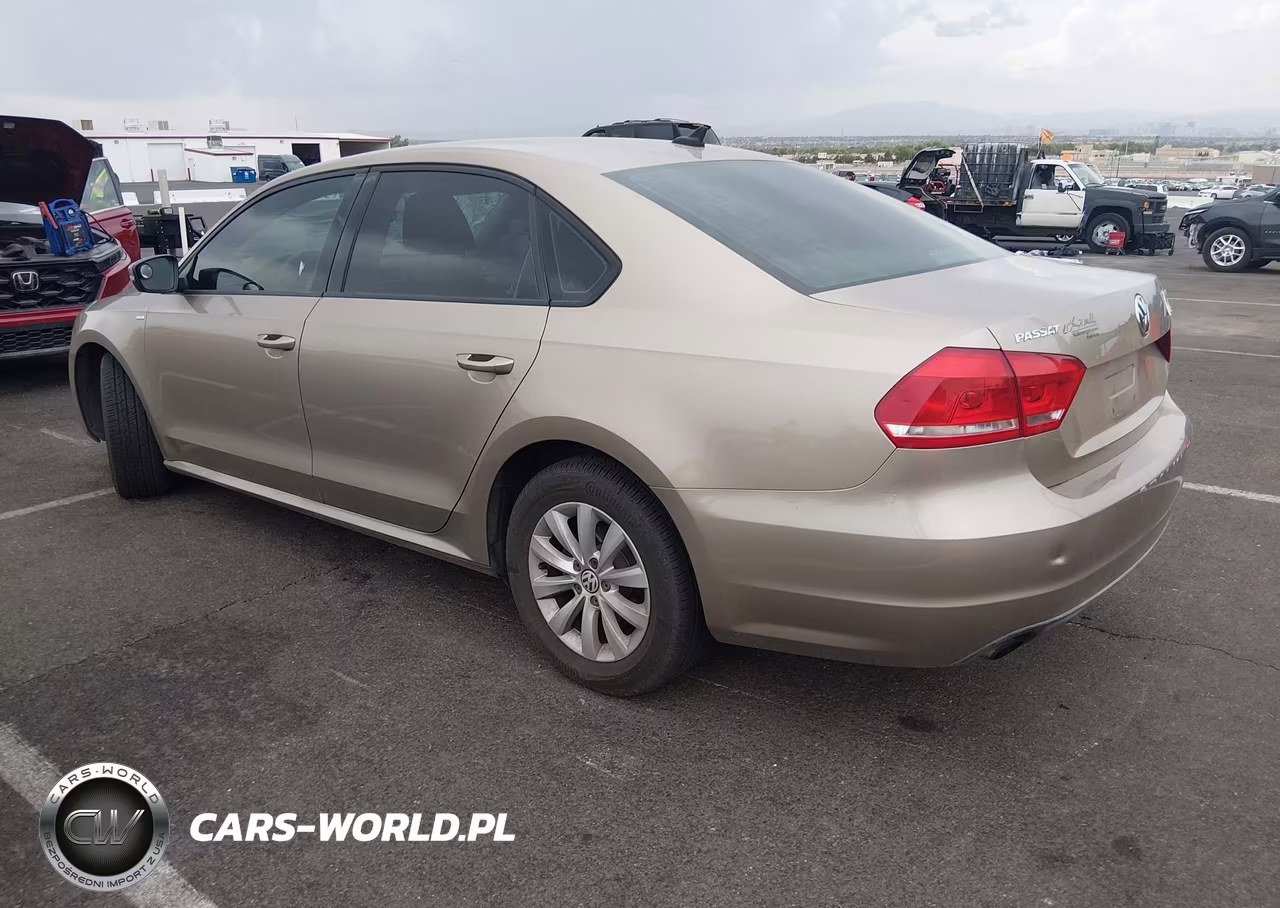 2015 Volkswagen Passat 1.8T Wolfsburg Edition VIN:1VWAT7A38FC048346 - 3