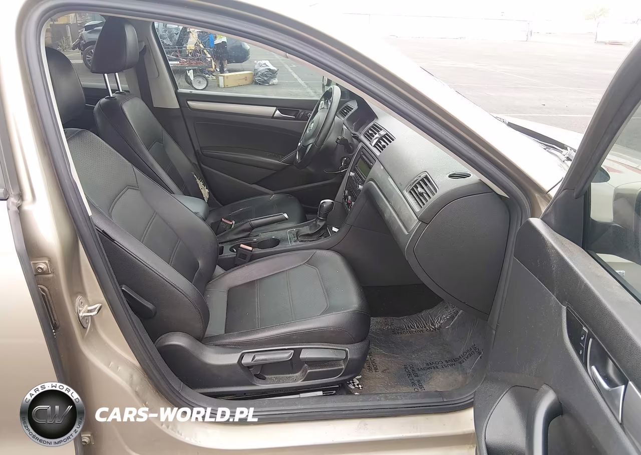 2015 Volkswagen Passat 1.8T Wolfsburg Edition VIN:1VWAT7A38FC048346 - 5