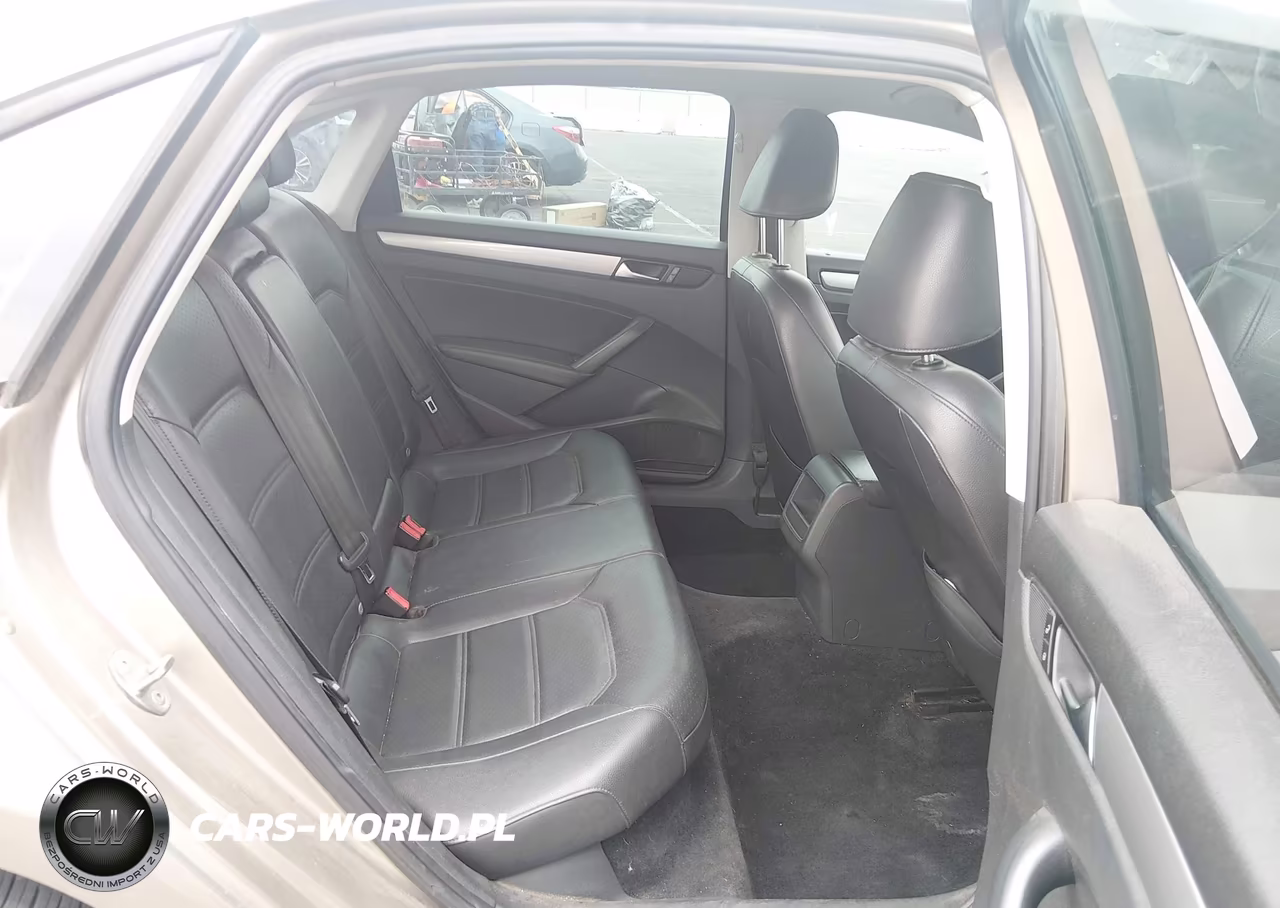 2015 Volkswagen Passat 1.8T Wolfsburg Edition VIN:1VWAT7A38FC048346 - 8