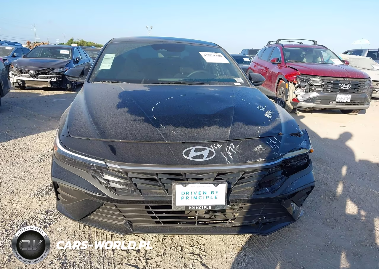 2025 Hyundai Elantra Sel Sport VIN:KMHLM4DGXSU085615 - 12