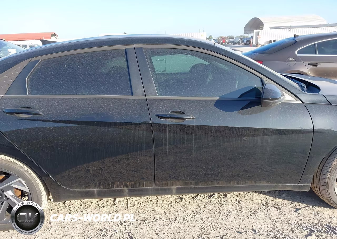 2025 Hyundai Elantra Sel Sport VIN:KMHLM4DGXSU085615 - 13
