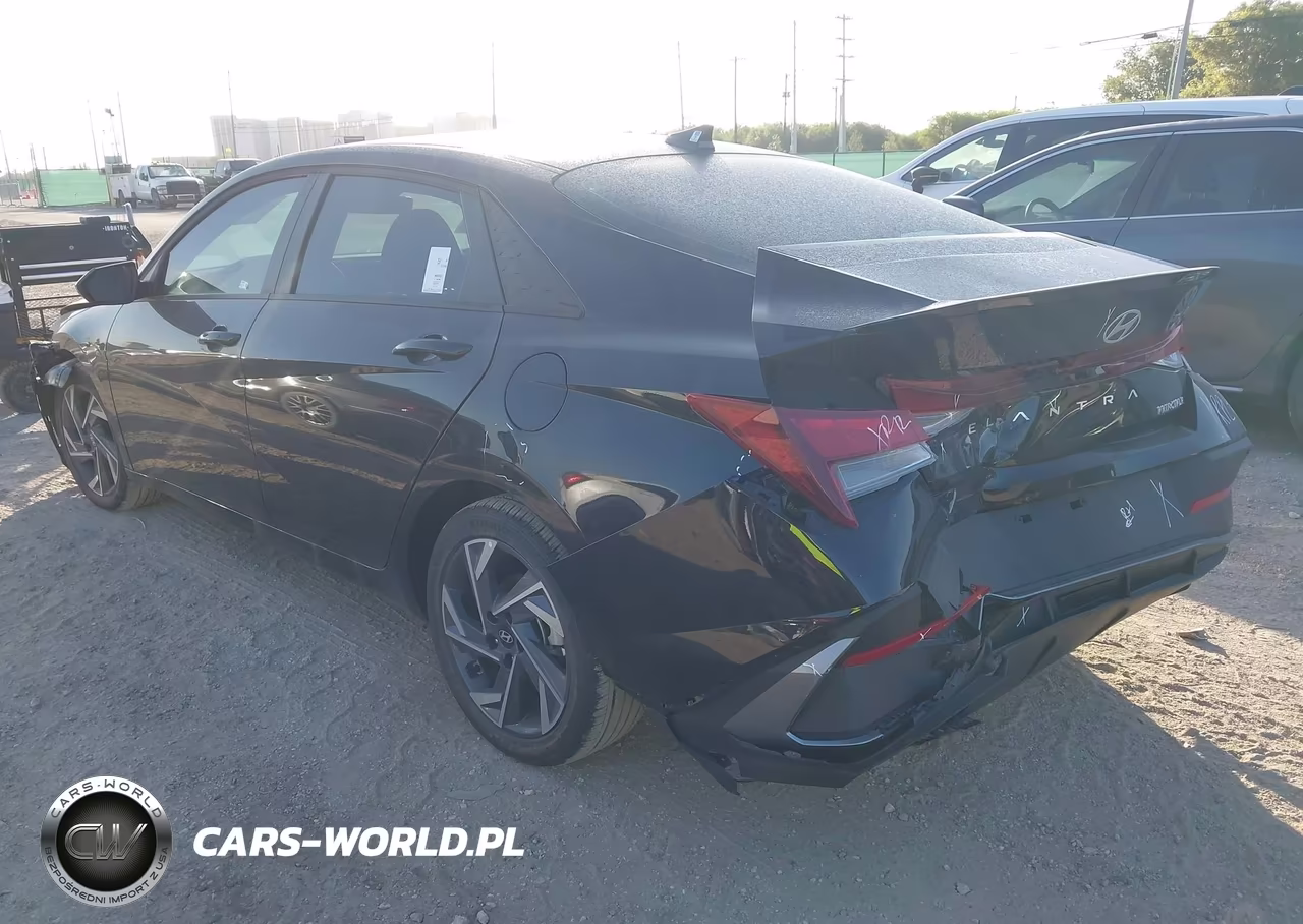2025 Hyundai Elantra Sel Sport VIN:KMHLM4DGXSU085615 - 3