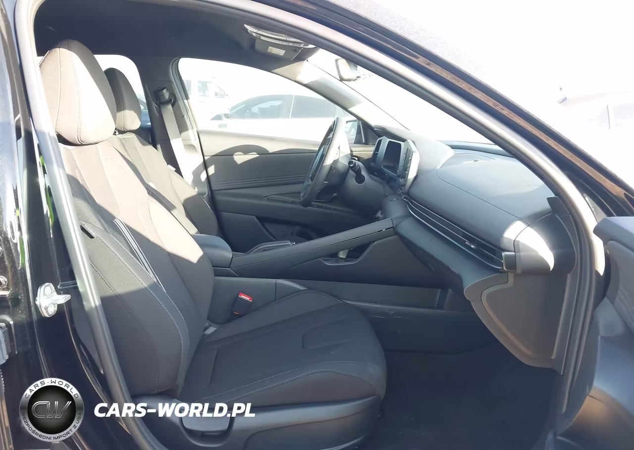 2025 Hyundai Elantra Sel Sport VIN:KMHLM4DGXSU085615 - 5