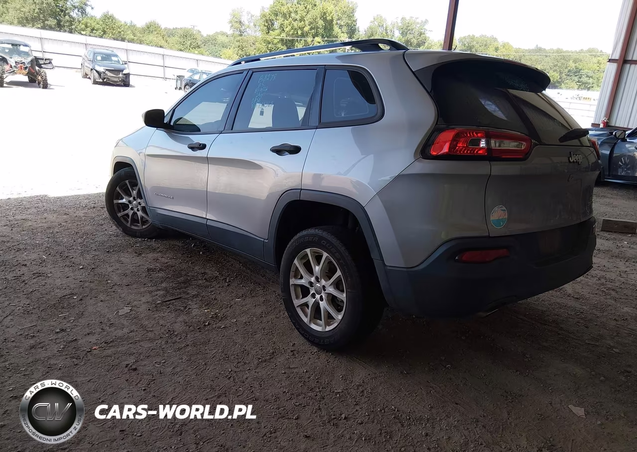2015 Jeep Cherokee Sport VIN:1C4PJLAB8FW732363 - 3