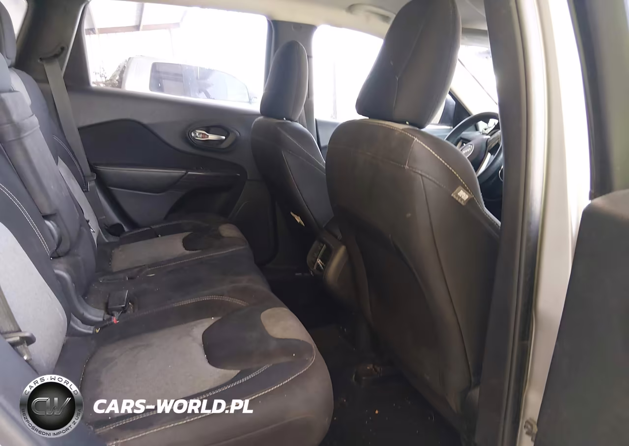 2015 Jeep Cherokee Sport VIN:1C4PJLAB8FW732363 - 8