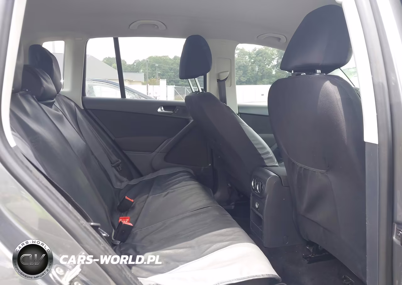 2015 Volkswagen Tiguan S VIN:WVGAV7AX7FW565695 - 8