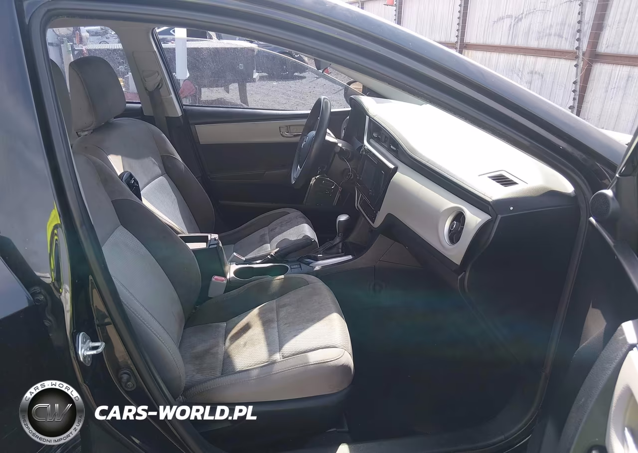 2017 Toyota Corolla Le VIN:5YFBURHE8HP571299 - 5