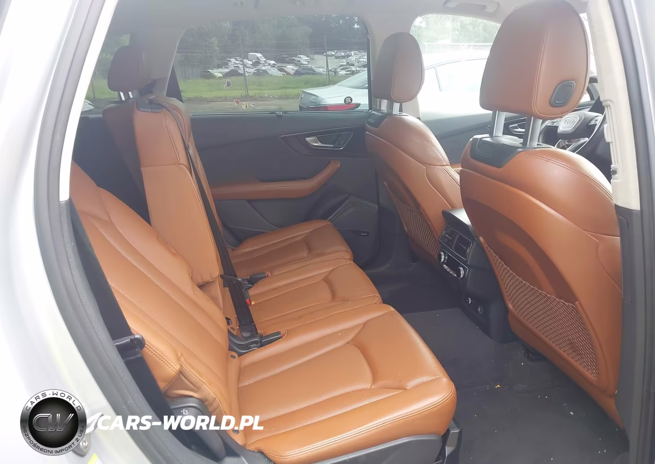 2018 Audi Q7 3.0T Premium VIN:WA1VAAF78JD051702 - 8