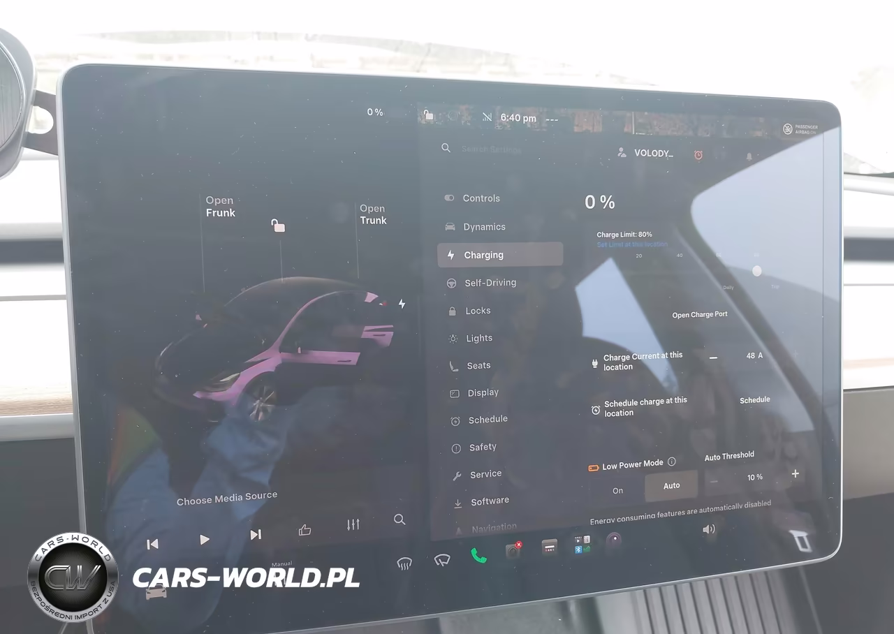 2022 Tesla Model Y VIN:7SAYGDEE4NF368347 - 18