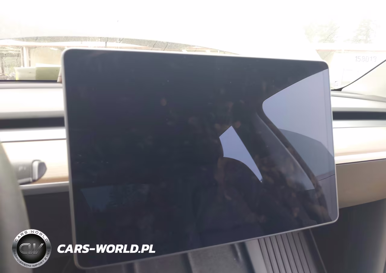 2022 Tesla Model Y VIN:7SAYGDEE4NF368347 - 19