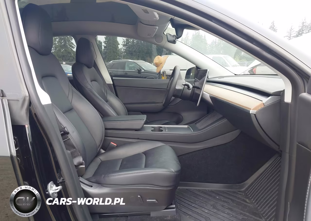 2022 Tesla Model Y VIN:7SAYGDEE4NF368347 - 5