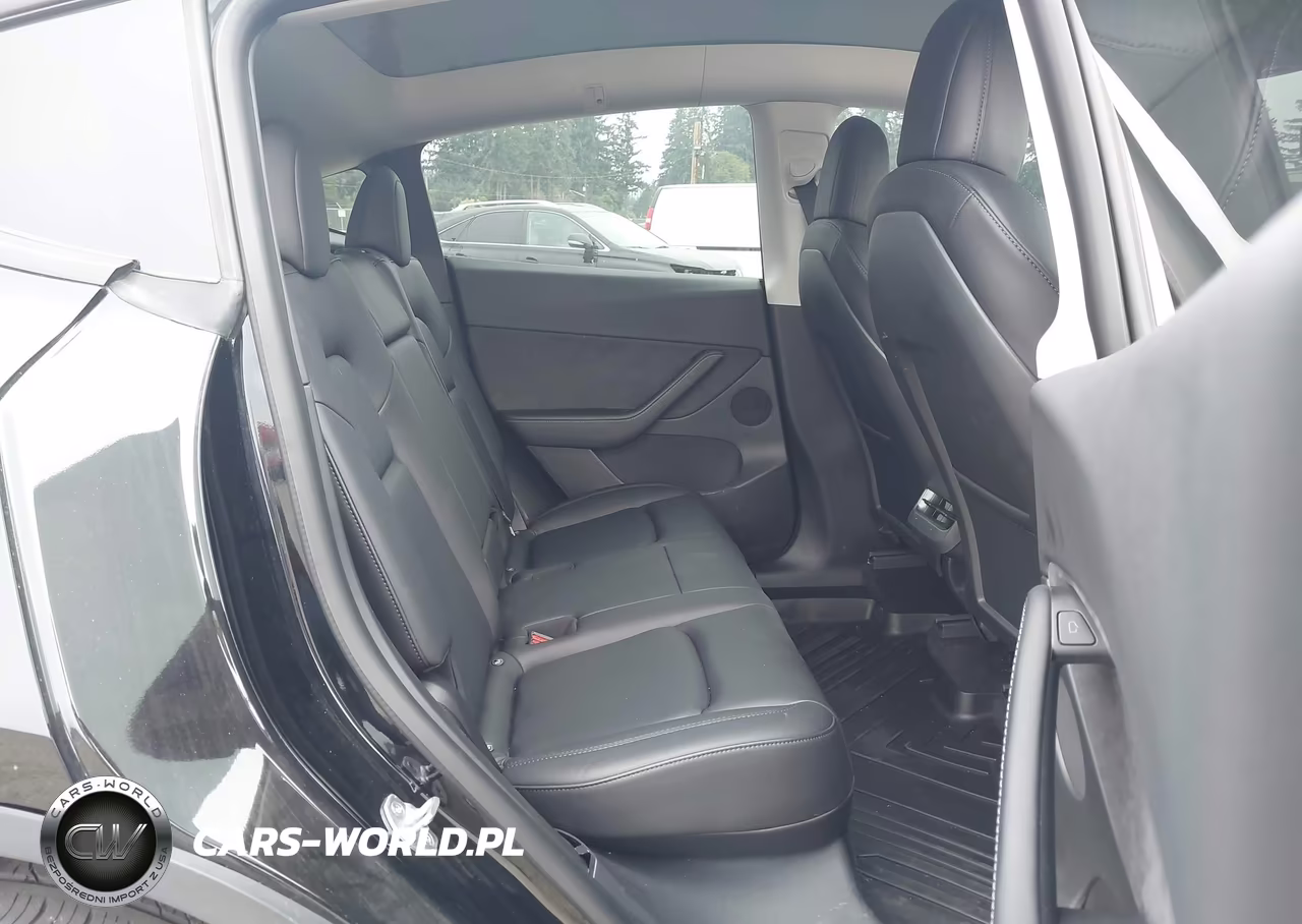 2022 Tesla Model Y VIN:7SAYGDEE4NF368347 - 8