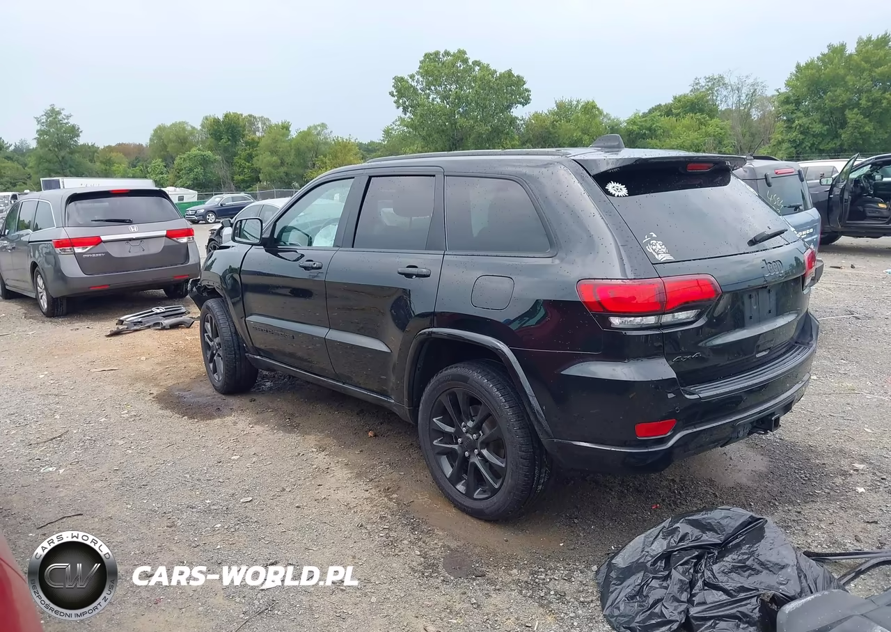 2021 Jeep Grand Cherokee Laredo X 4X4 VIN:1C4RJFAG8MC560937 - 3