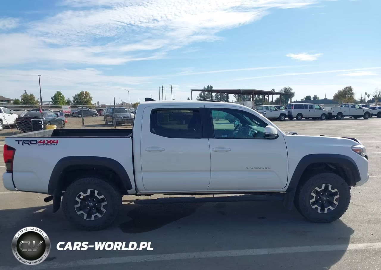 2018 Toyota Tacoma Trd Off Road VIN:3TMCZ5AN4JM186747 - 14