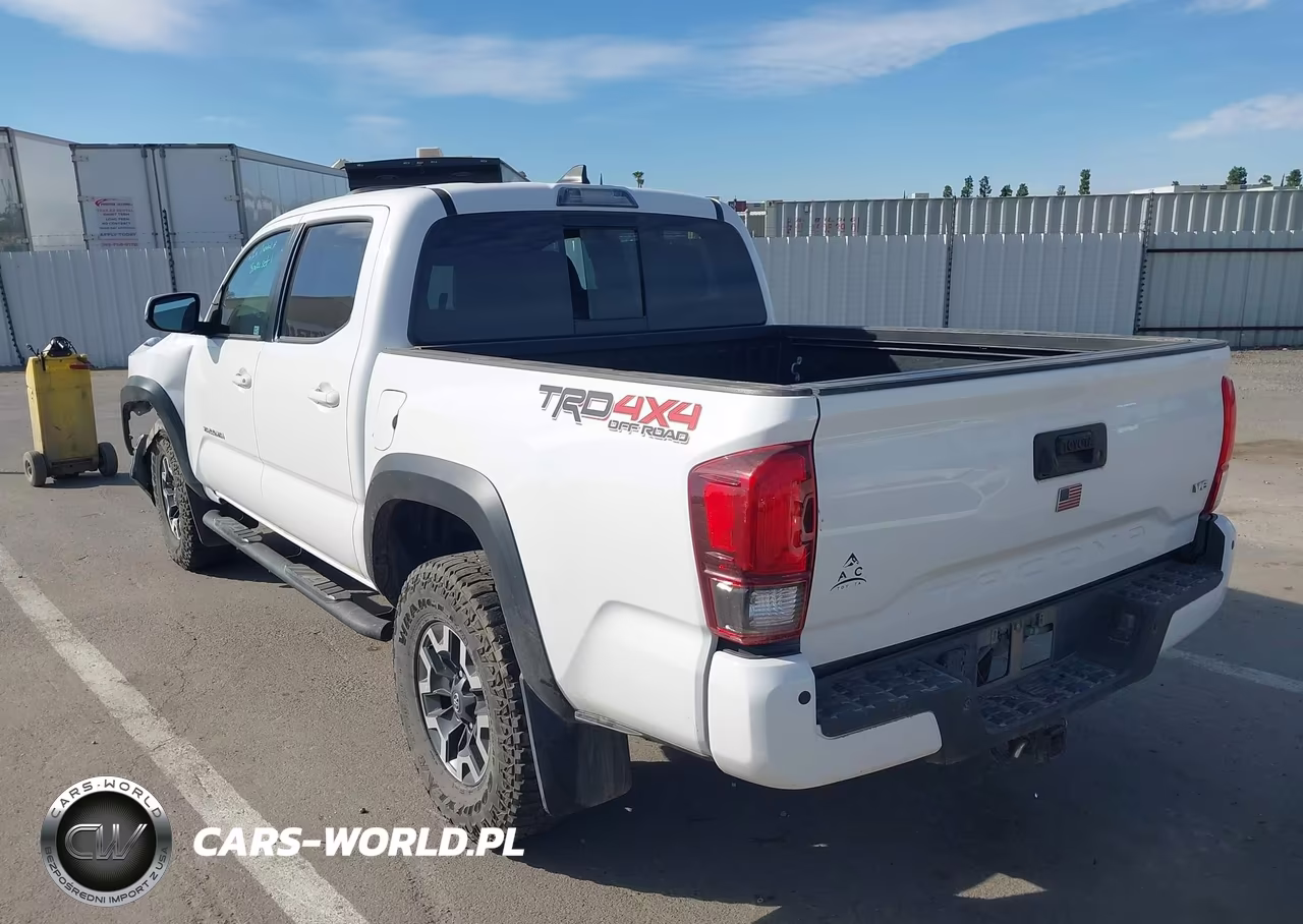 2018 Toyota Tacoma Trd Off Road VIN:3TMCZ5AN4JM186747 - 3