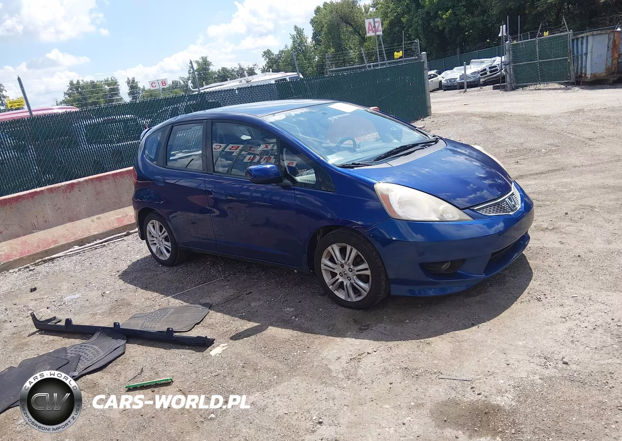 2011 Honda Fit Sport VIN:JHMGE8H50BC013720 - 1