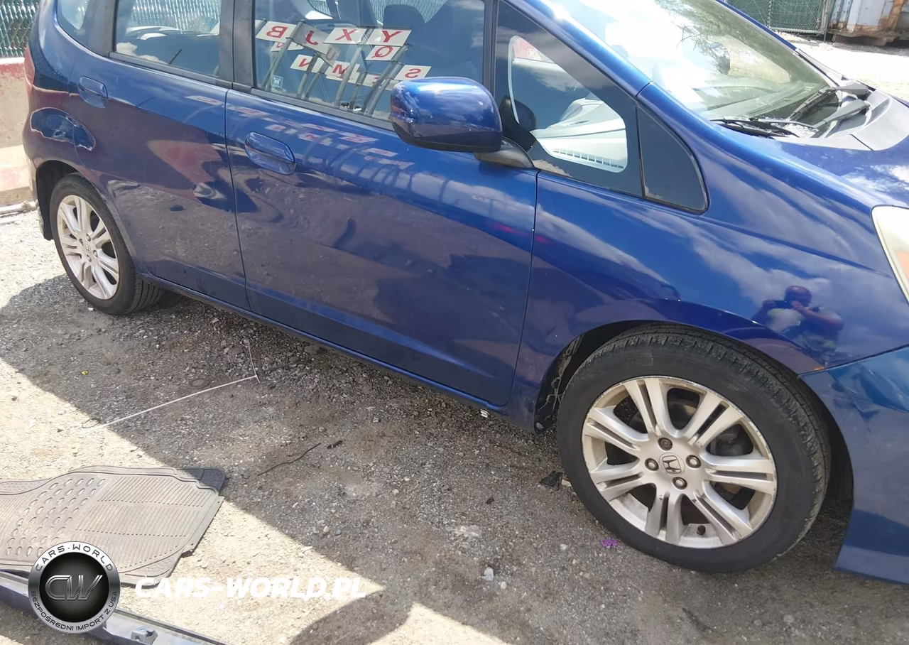 2011 Honda Fit Sport VIN:JHMGE8H50BC013720 - 6