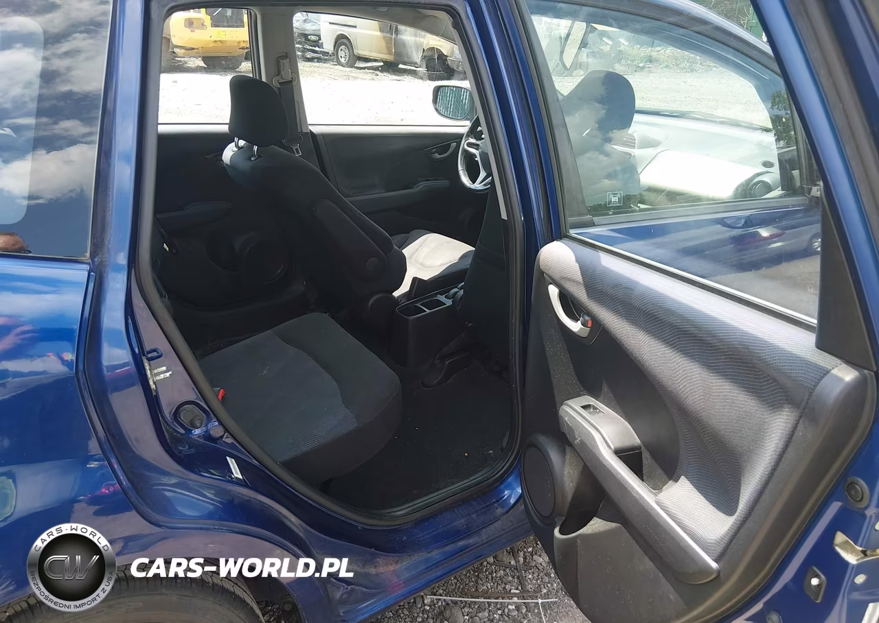 2011 Honda Fit Sport VIN:JHMGE8H50BC013720 - 8