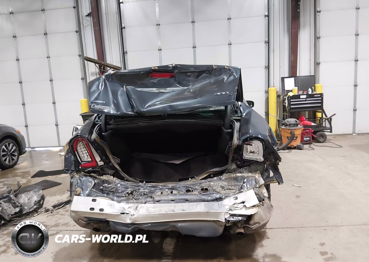 2018 Chrysler 300 300S Awd VIN:2C3CCAGG1JH321172 - 17