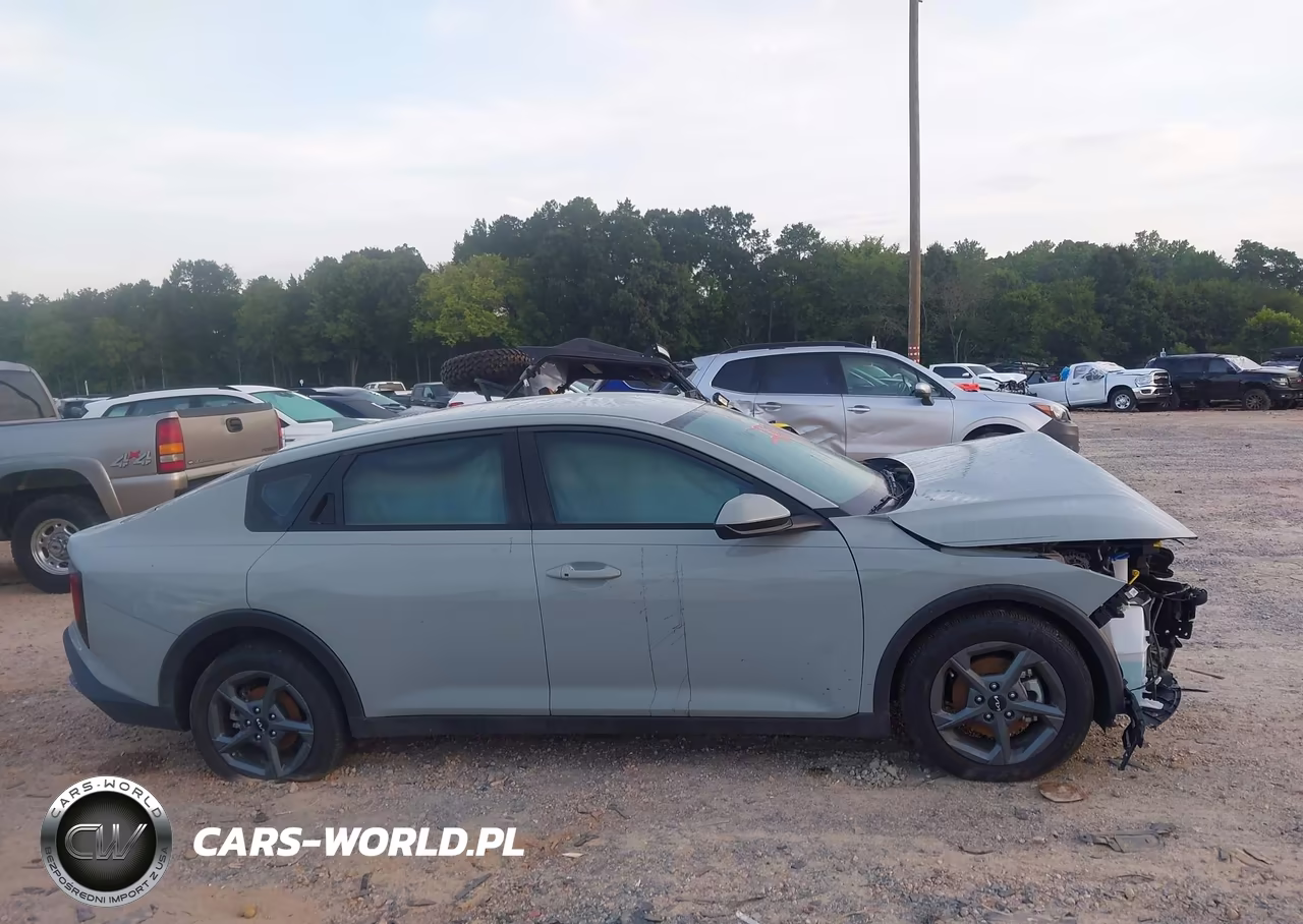 2025 Kia K4 Lxs VIN:3KPFT4DE6SE186183 - 12