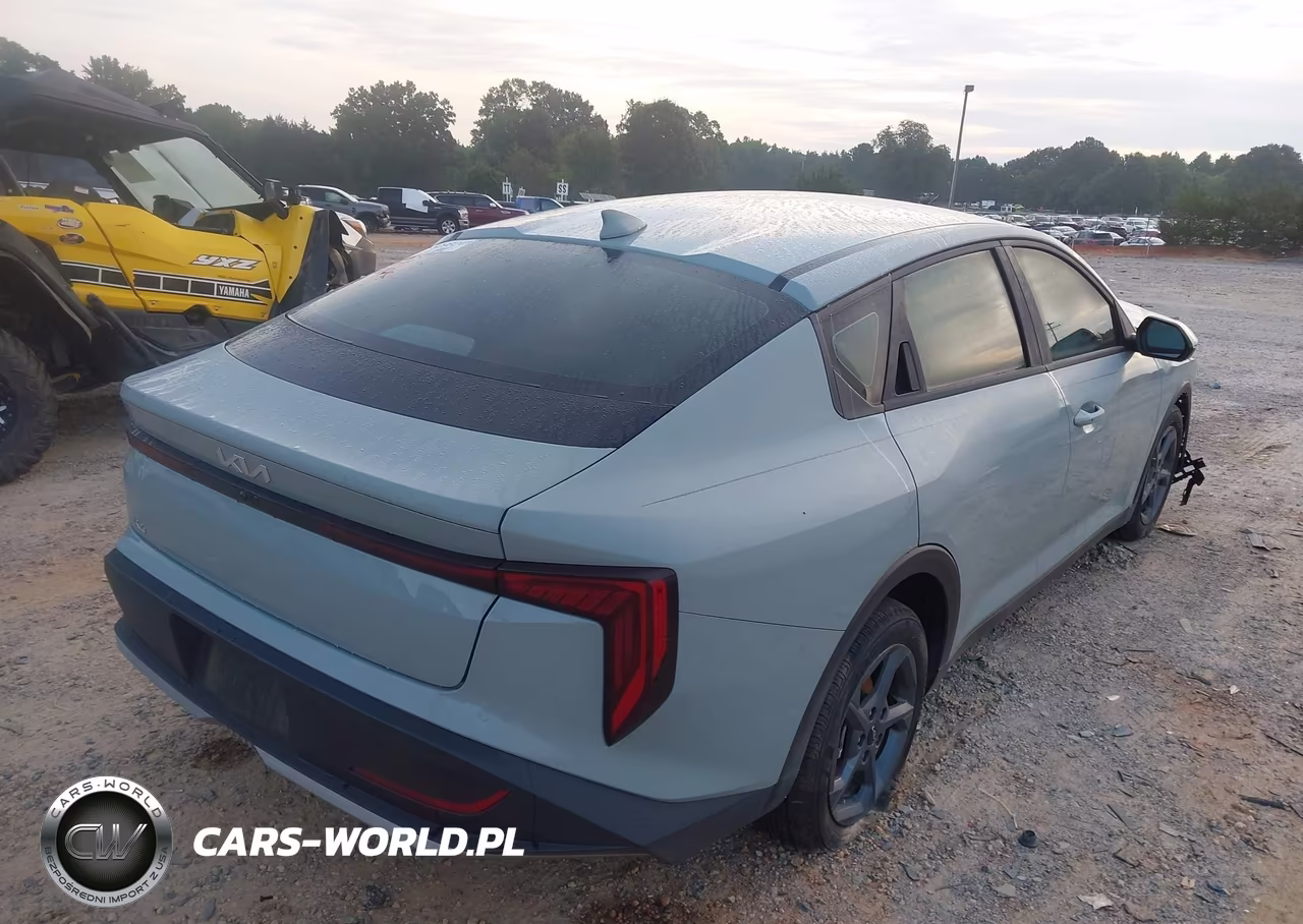 2025 Kia K4 Lxs VIN:3KPFT4DE6SE186183 - 4