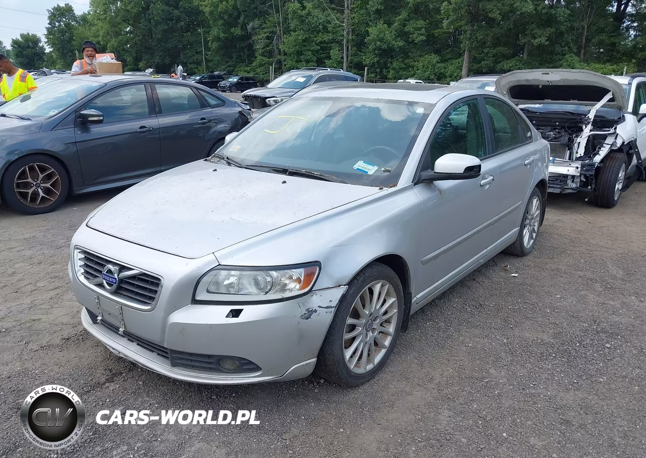 2011 Volvo S40 R-Design-T5 (Retail Only) VIN:YV1672MS6B2531721 - 2