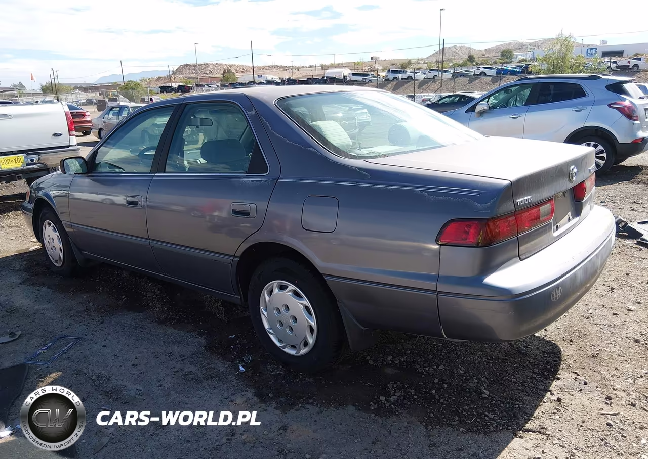 1998 Toyota Camry Le VIN:JT2BG22K1W0130370 - 3