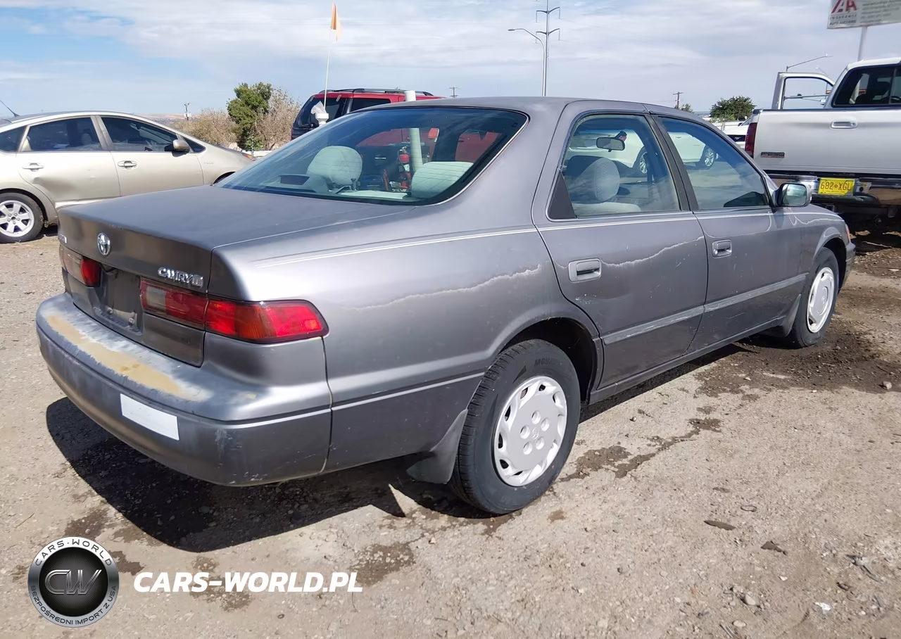 1998 Toyota Camry Le VIN:JT2BG22K1W0130370 - 4