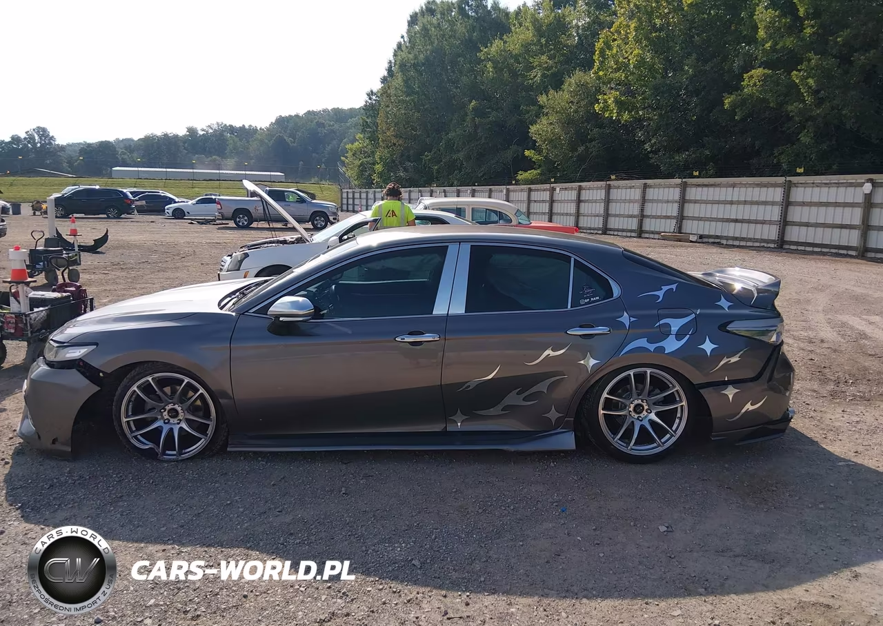 2018 Toyota Camry Se VIN:4T1B11HK8JU581173 - 14