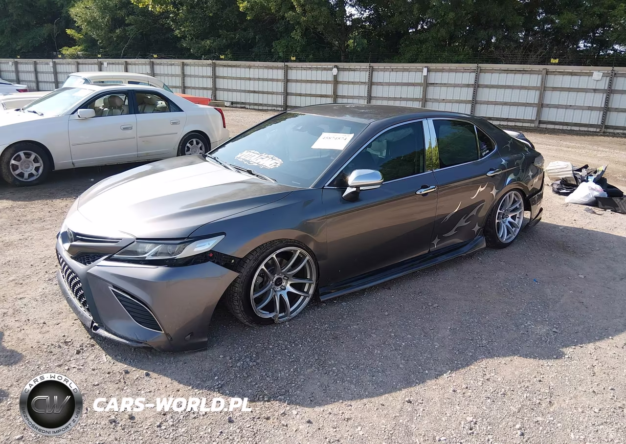 2018 Toyota Camry Se VIN:4T1B11HK8JU581173 - 2