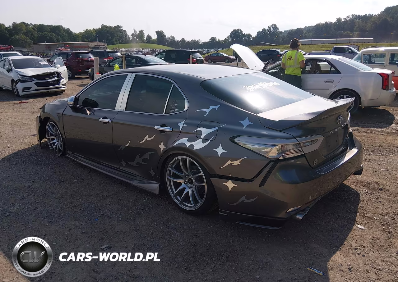 2018 Toyota Camry Se VIN:4T1B11HK8JU581173 - 3