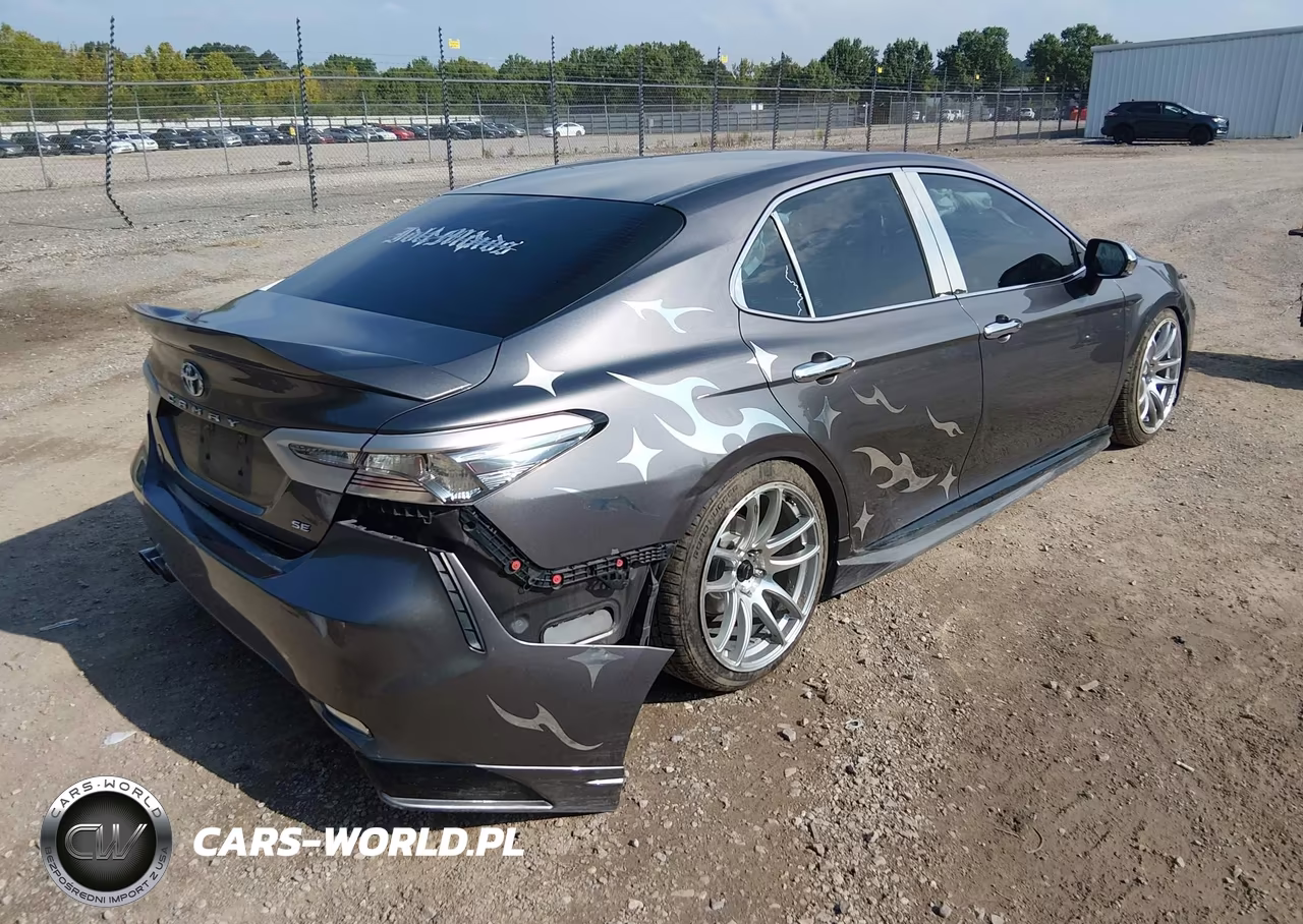 2018 Toyota Camry Se VIN:4T1B11HK8JU581173 - 4