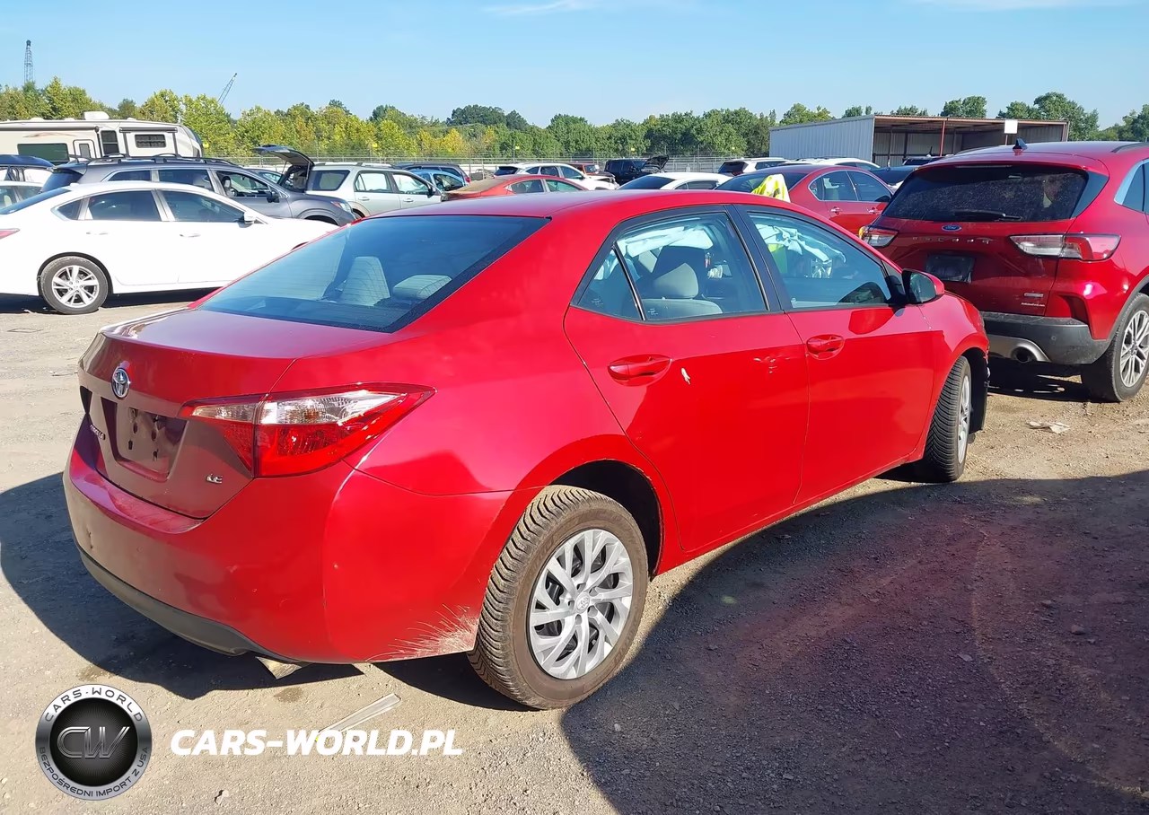 2017 Toyota Corolla Le VIN:2T1BURHE4HC780877 - 4