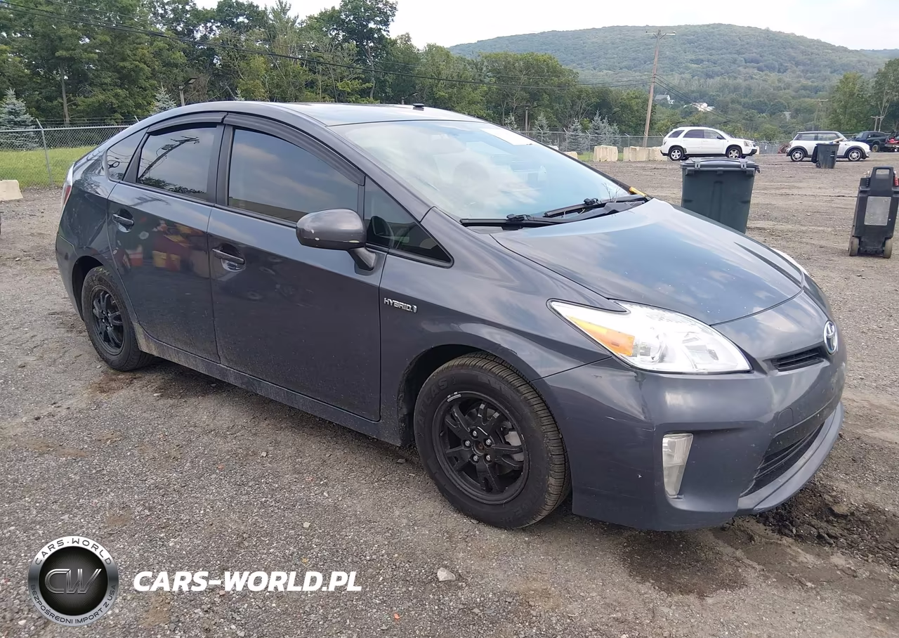 2015 Toyota Prius Two – zdjęcie 1 z 16