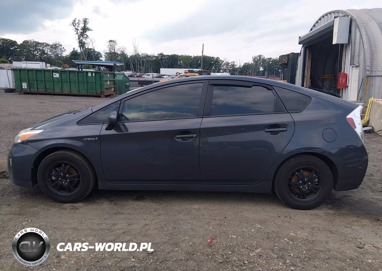 2015 Toyota Prius Two VIN:JTDKN3DU2F0454574 - 14