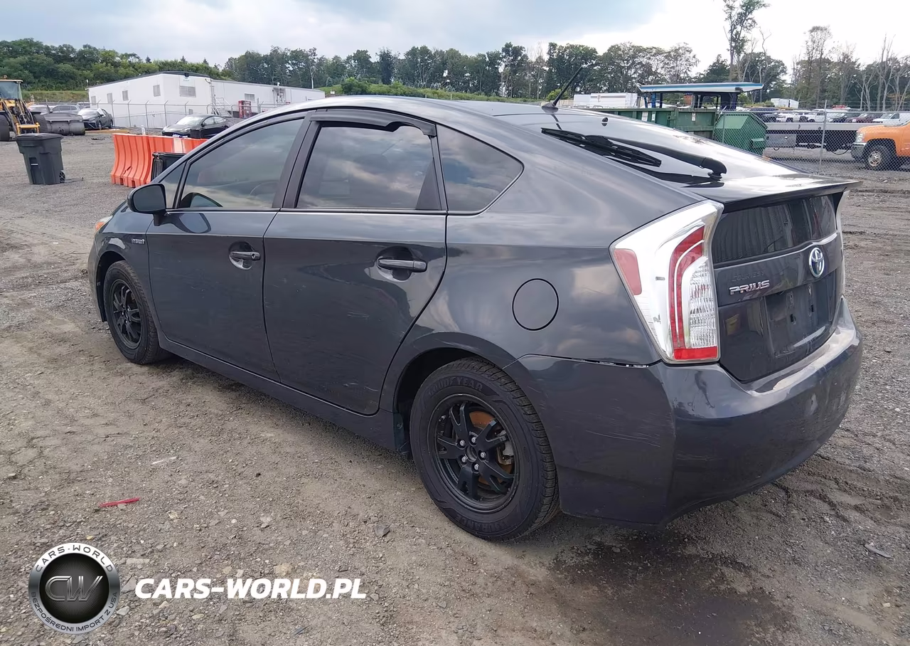 2015 Toyota Prius Two VIN:JTDKN3DU2F0454574 - 3