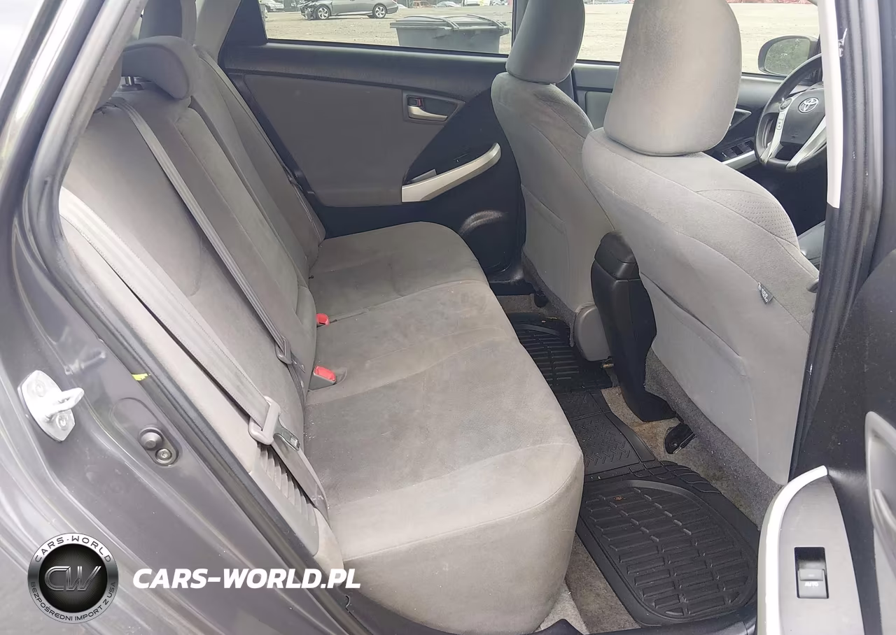 2015 Toyota Prius Two VIN:JTDKN3DU2F0454574 - 8