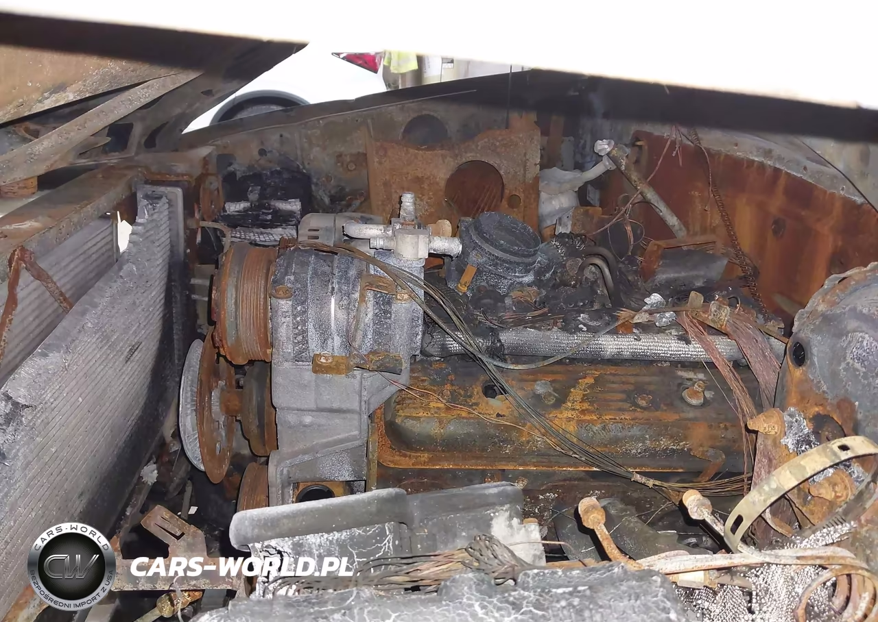 1999 Chevrolet Tahoe VIN:3GNEK18R8XG190944 - 10