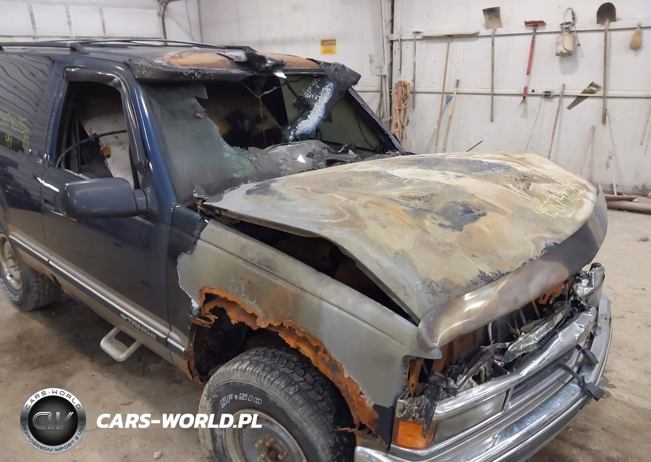 1999 Chevrolet Tahoe VIN:3GNEK18R8XG190944 - 13