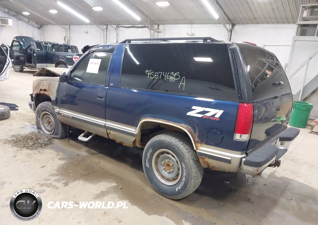1999 Chevrolet Tahoe VIN:3GNEK18R8XG190944 - 3