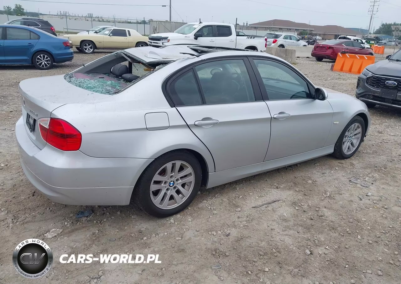 2007 BMW 328Xi VIN:WBAVC93567KX61460 - 4