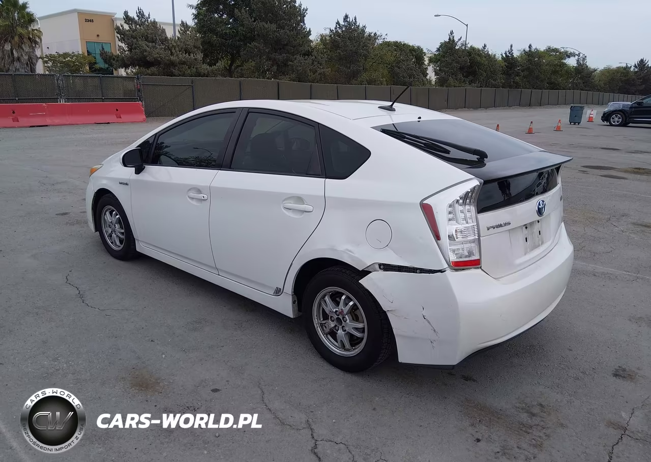 2011 Toyota Prius Two VIN:JTDKN3DU0B0325033 - 3