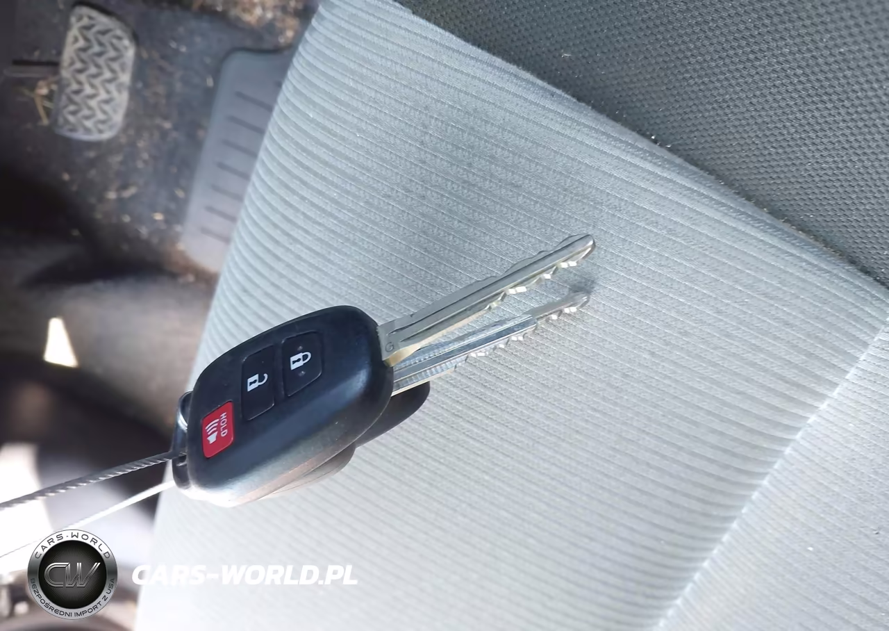 2014 Toyota Prius C Two VIN:JTDKDTB33E1073497 - 11