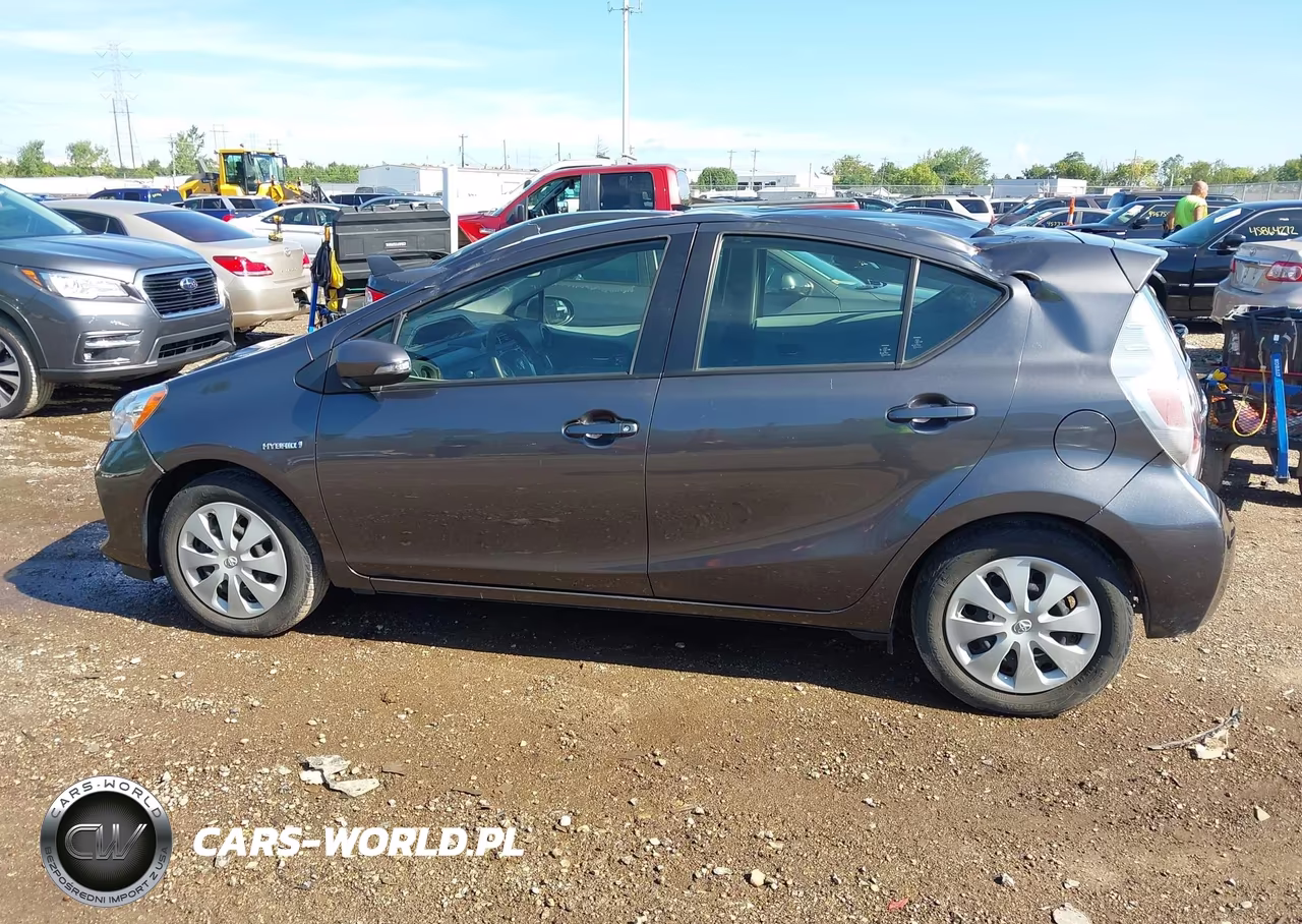 2014 Toyota Prius C Two VIN:JTDKDTB33E1073497 - 14