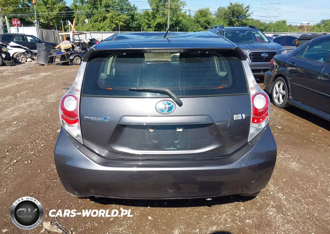 2014 Toyota Prius C Two VIN:JTDKDTB33E1073497 - 16