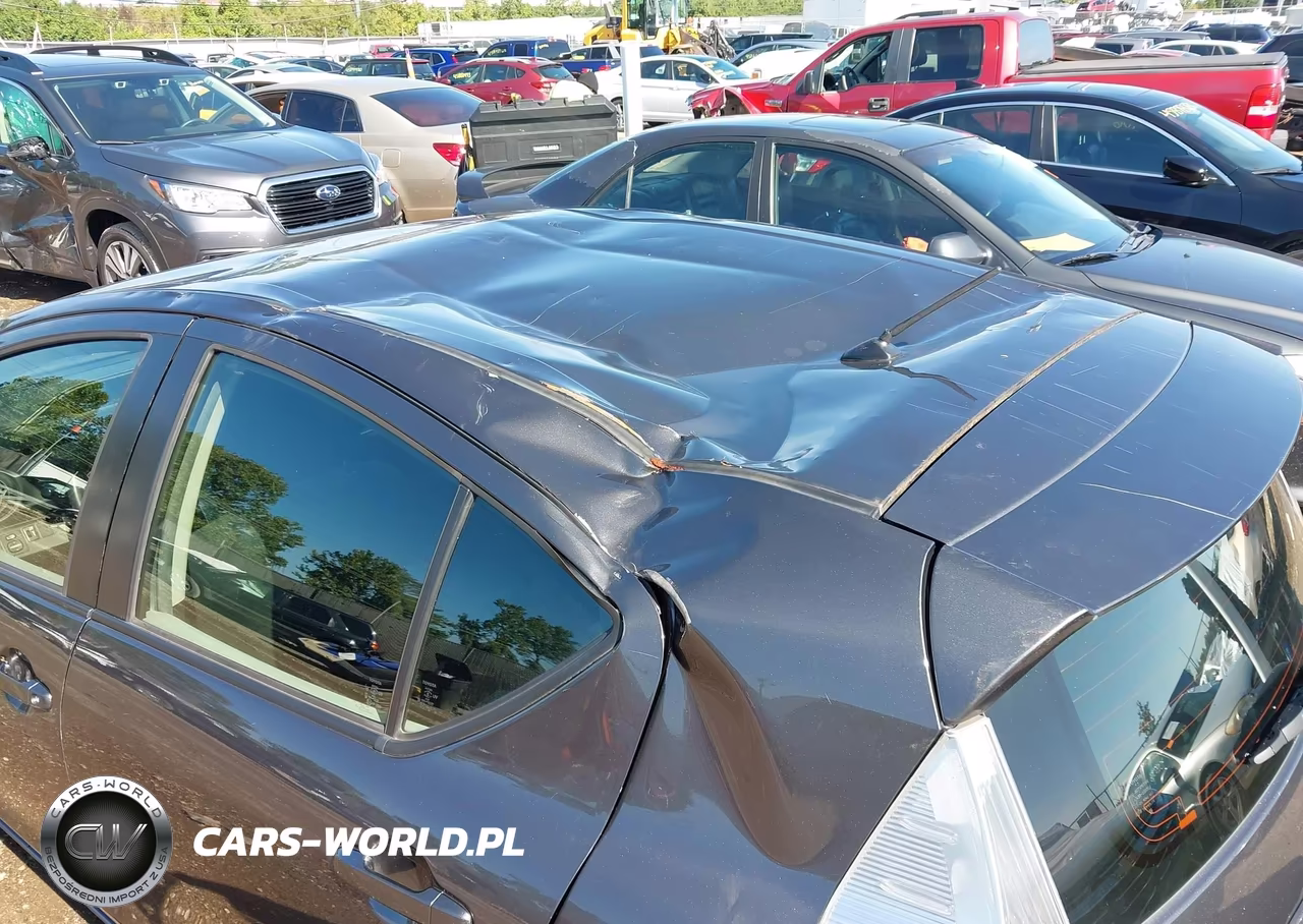 2014 Toyota Prius C Two VIN:JTDKDTB33E1073497 - 6