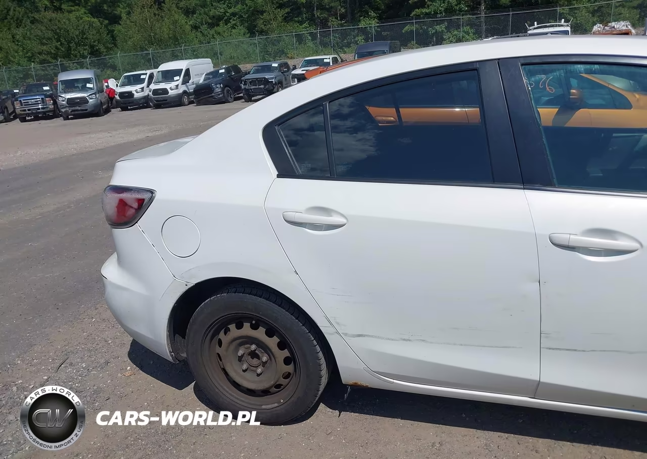 2013 Mazda Mazda3 I Sport VIN:JM1BL1UP6D1759345 - 12