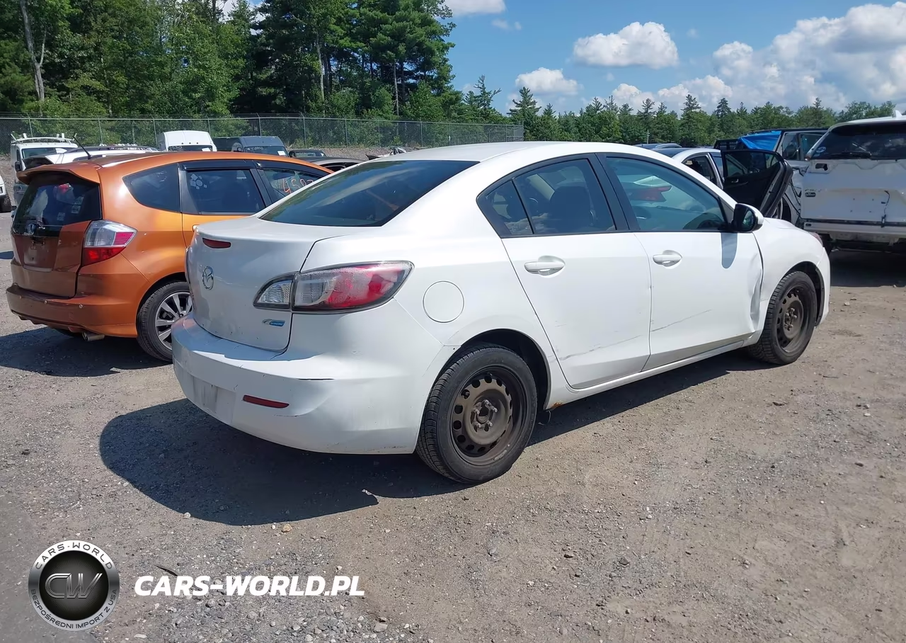 2013 Mazda Mazda3 I Sport VIN:JM1BL1UP6D1759345 - 4